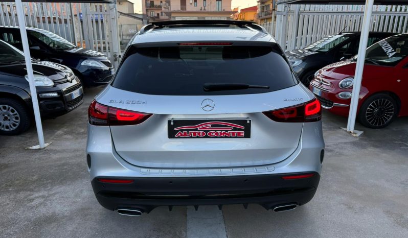 MERCEDES GLA 200d 4MATIC PREMIUM NIGHT EDITION pieno