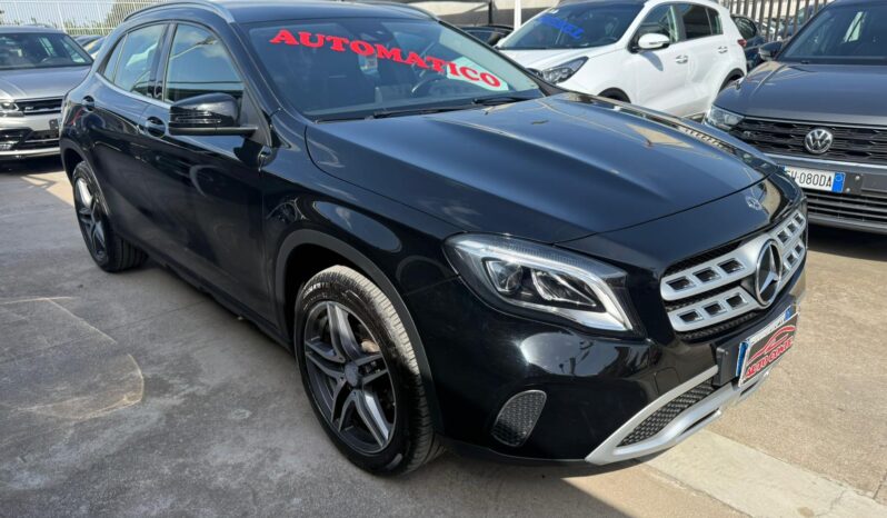 MERCEDES GLA SPORT AUTOMATICO 2017 pieno