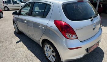 HYUNDAI i20 2013 1.1 DIESEL pieno