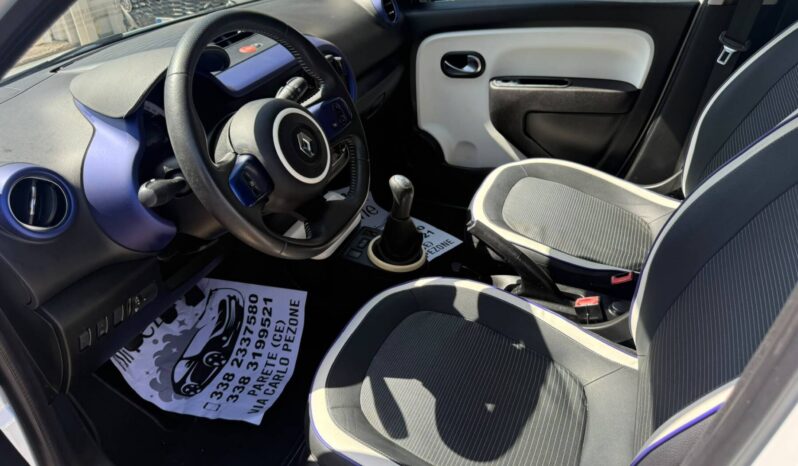 RENAULT TWINGO LOVELY 2016 1.0 BENZINA pieno