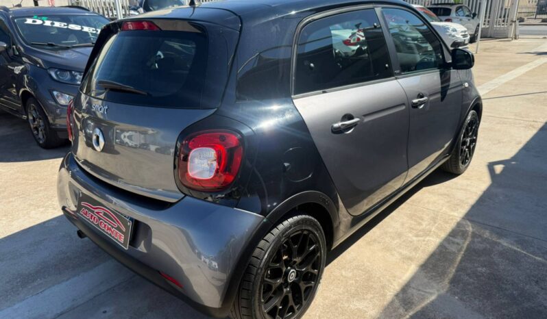 SMART FORFOUR AUTOMATICO 2015 1.0 BENZINA pieno