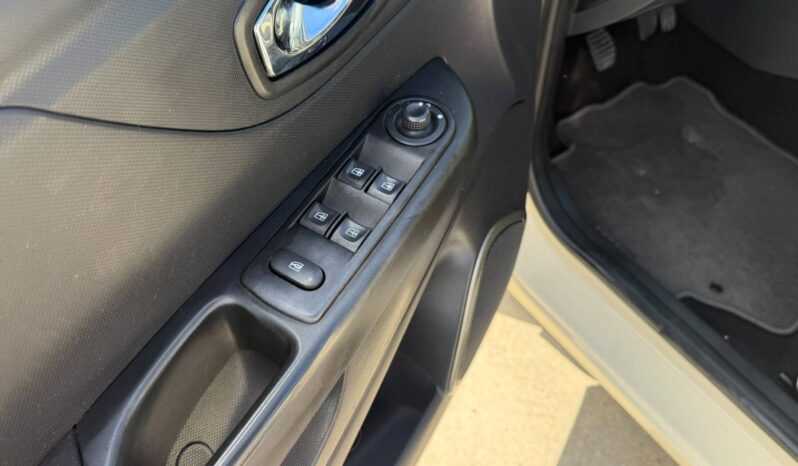 RENAULT CAPTUR 2015 1.5 DIESEL pieno