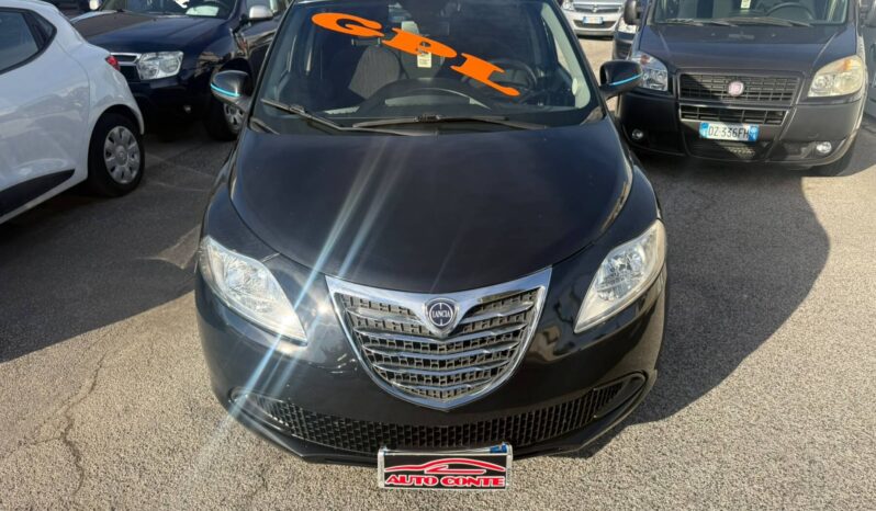 LANCIA YPSILON 1.2 GPL DI SERIE 69CV pieno