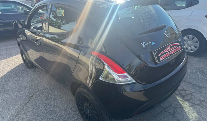 LANCIA YPSILON 1.2 GPL DI SERIE 69CV pieno